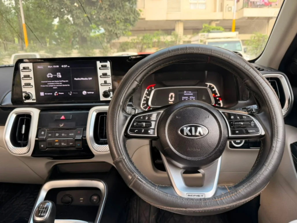 Kia Sonet - Thumbnail 3