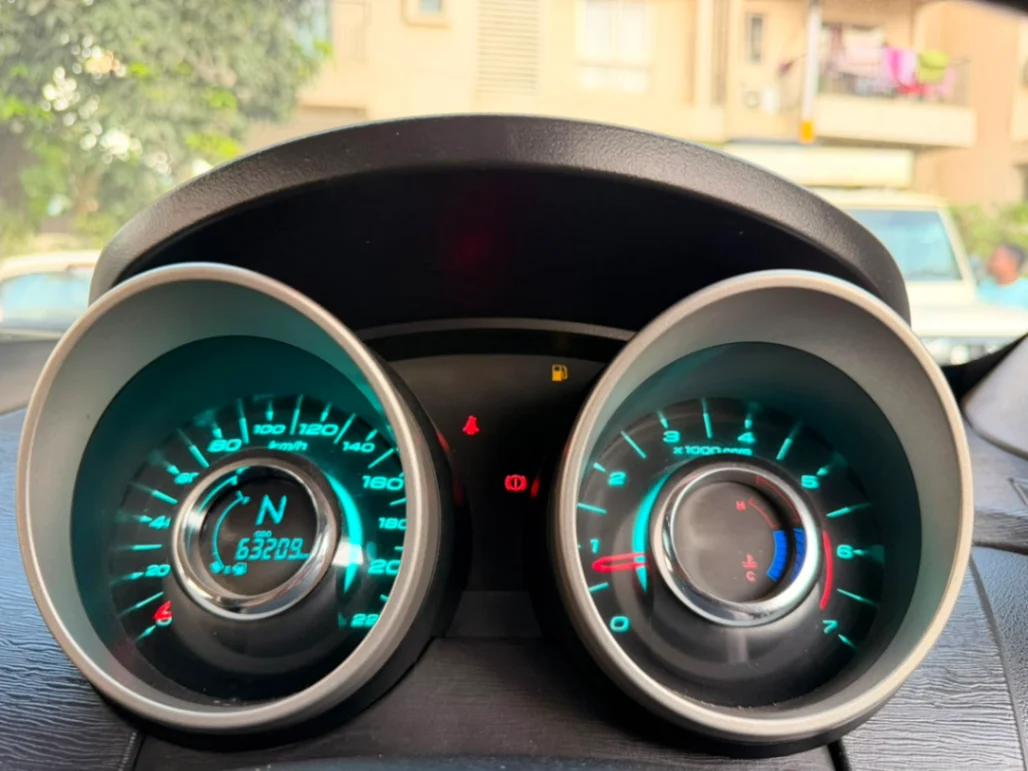 Mahindra XUV 500 - Thumbnail 2