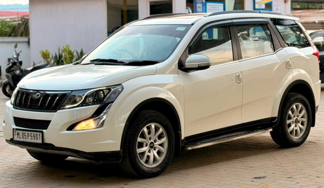 Mahindra XUV 500 - Thumbnail 3