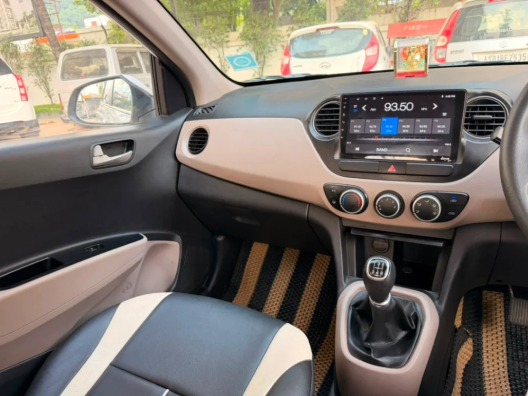 Hyundai Xcent - Thumbnail 6