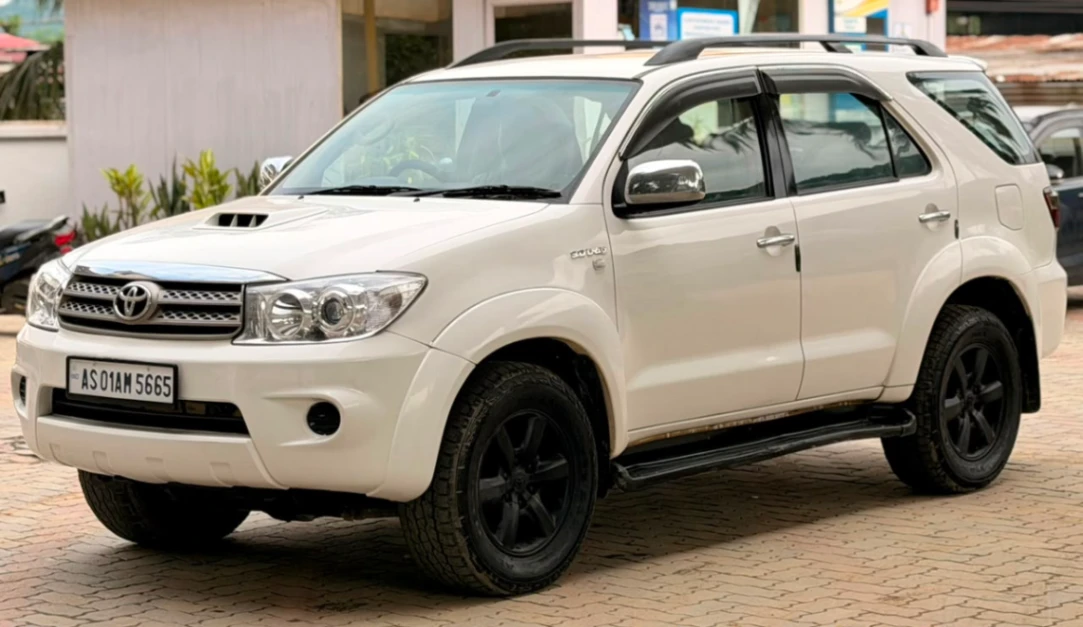 Toyota Fortuner - Thumbnail 7