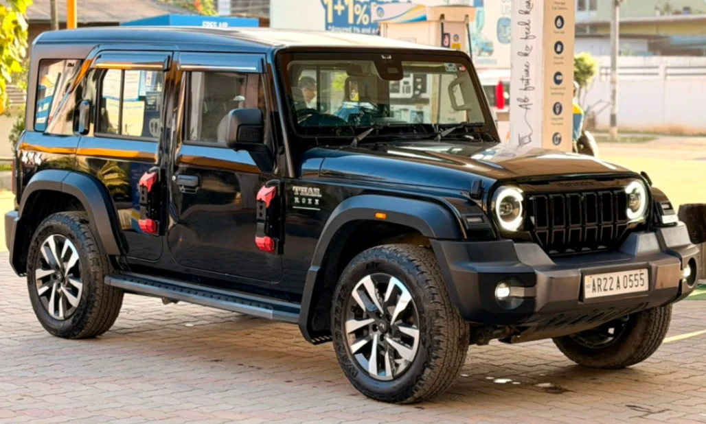 Mahindra THAR ROXX - Thumbnail 9