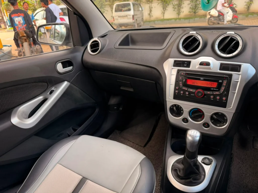 Ford Figo - Thumbnail 3