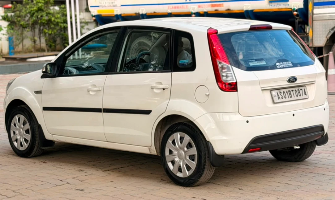 Ford Figo - Thumbnail 5