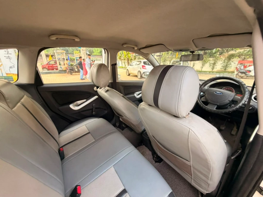 Ford Figo - Thumbnail 9