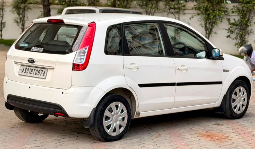 Ford Figo - Thumbnail 11
