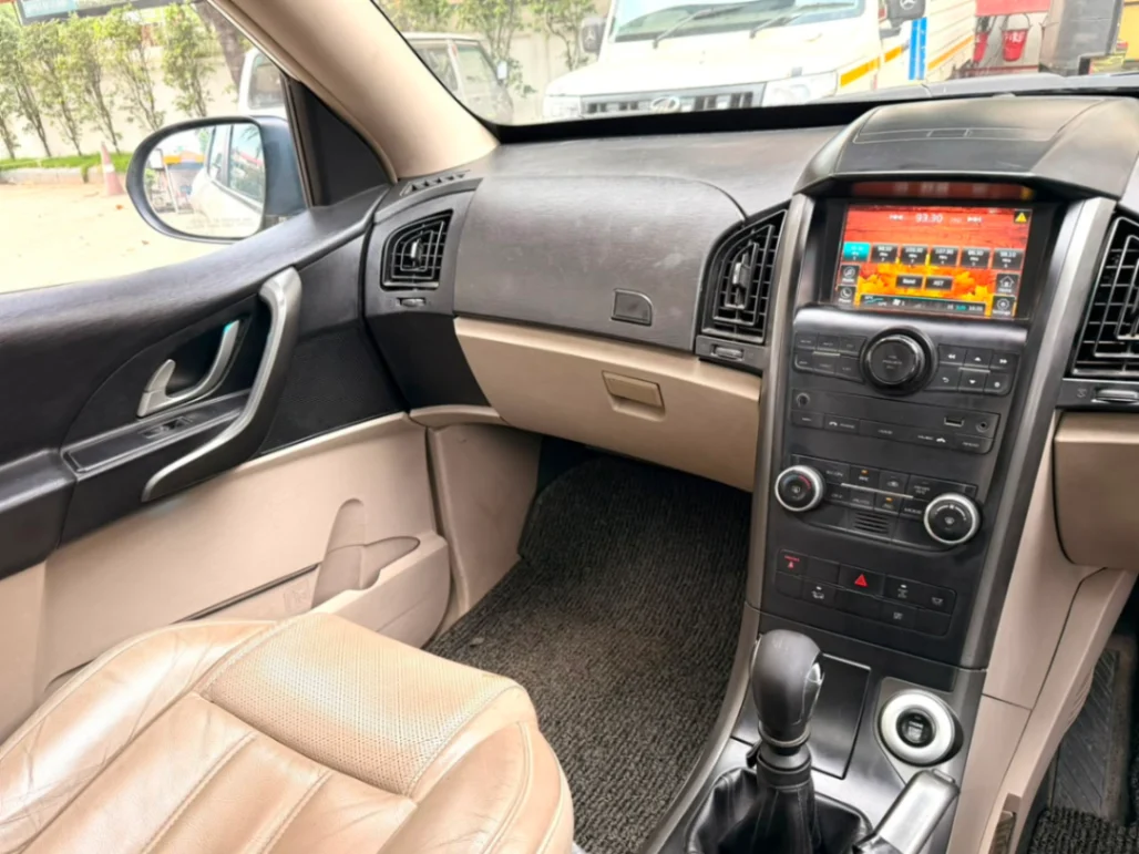 Mahindra XUV 500 - Thumbnail 9