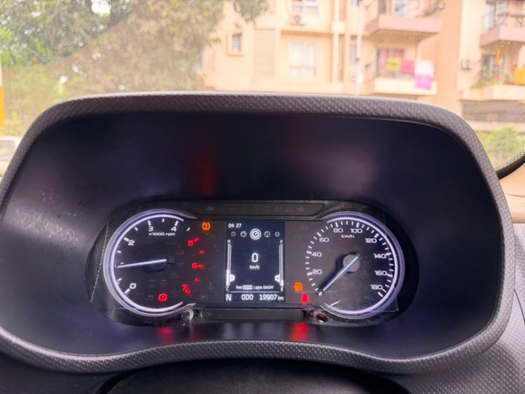 Mahindra Bolero Neo - Thumbnail 10