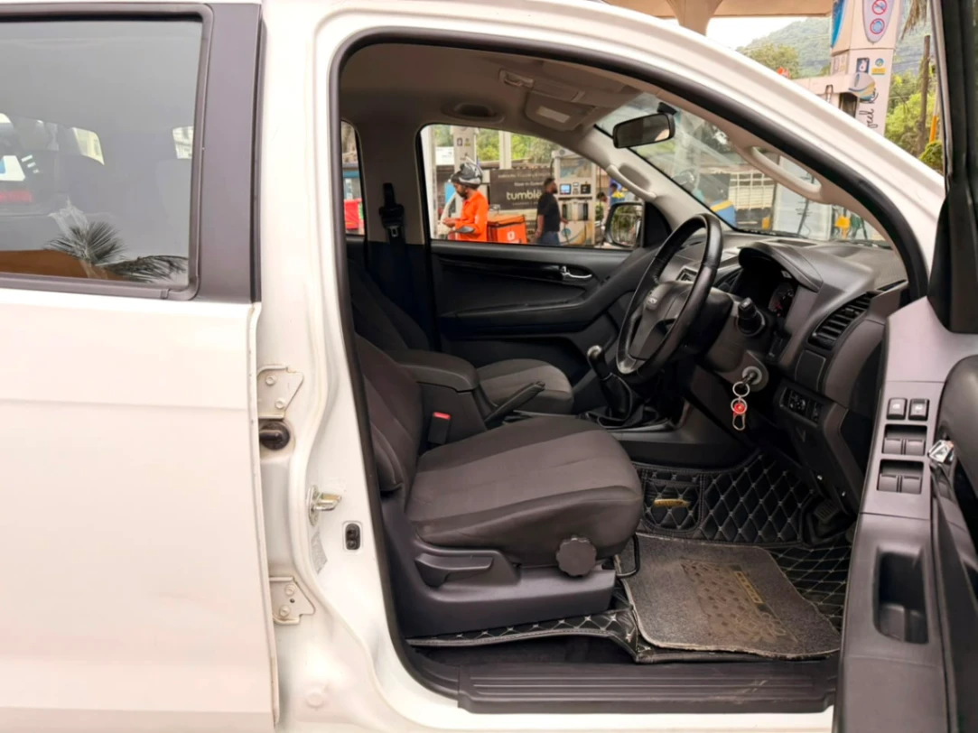 ISUZU S-CAB - Thumbnail 3