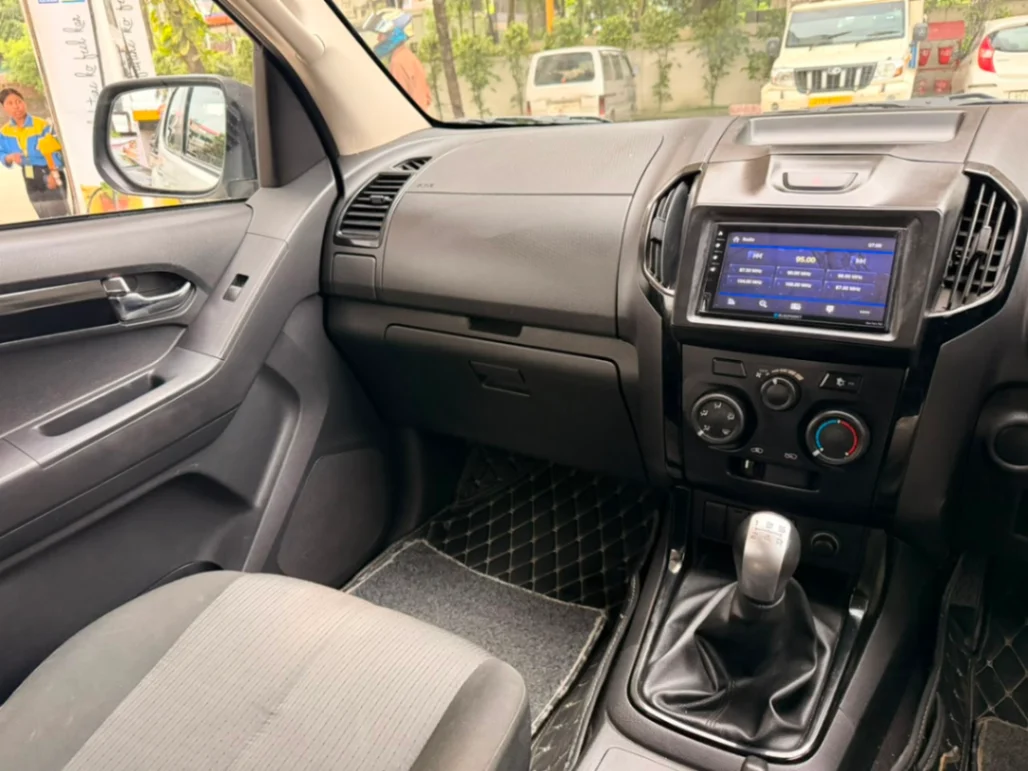 ISUZU S-CAB - Thumbnail 6