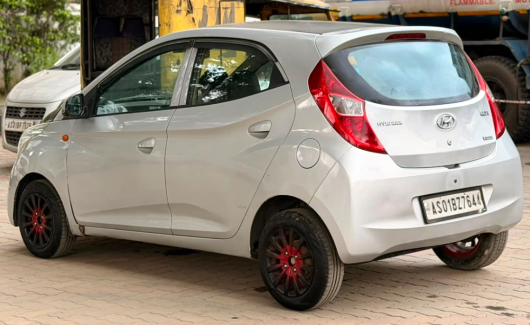 Hyundai EON - Thumbnail 2