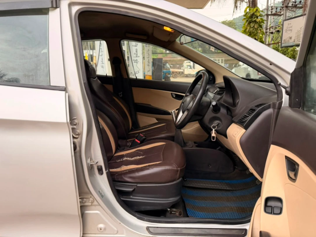 Hyundai EON - Thumbnail 4