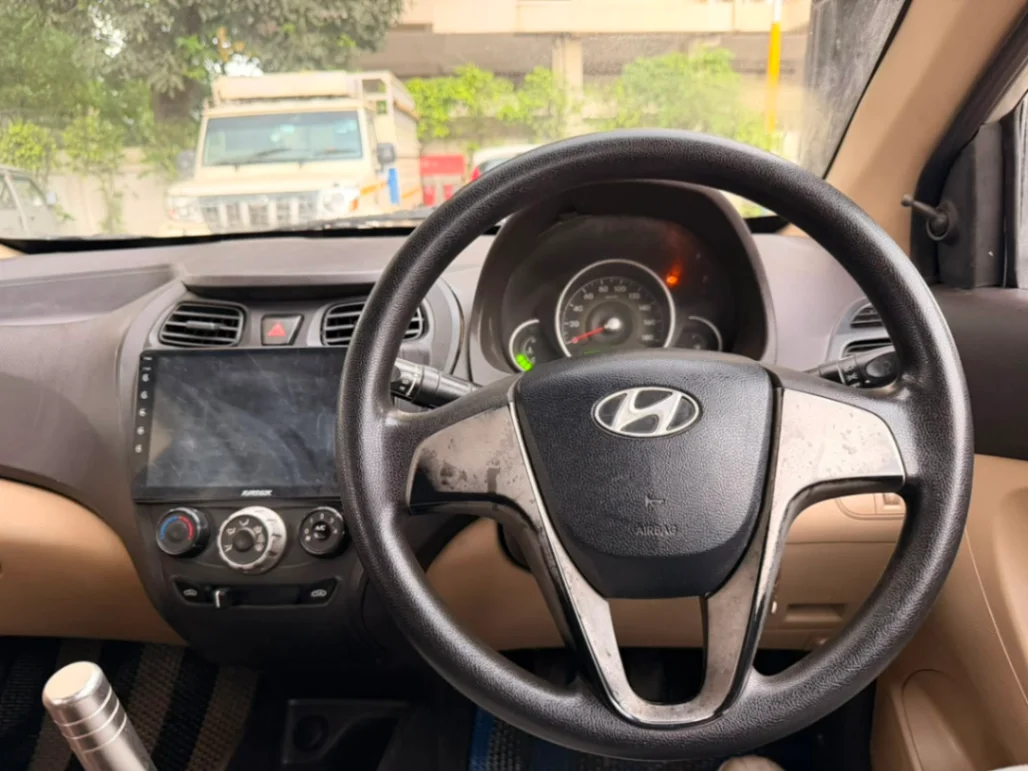 Hyundai EON - Thumbnail 5