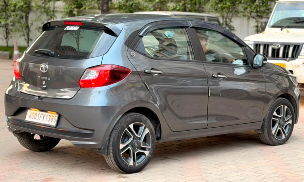 Tata Tiago - Thumbnail 2
