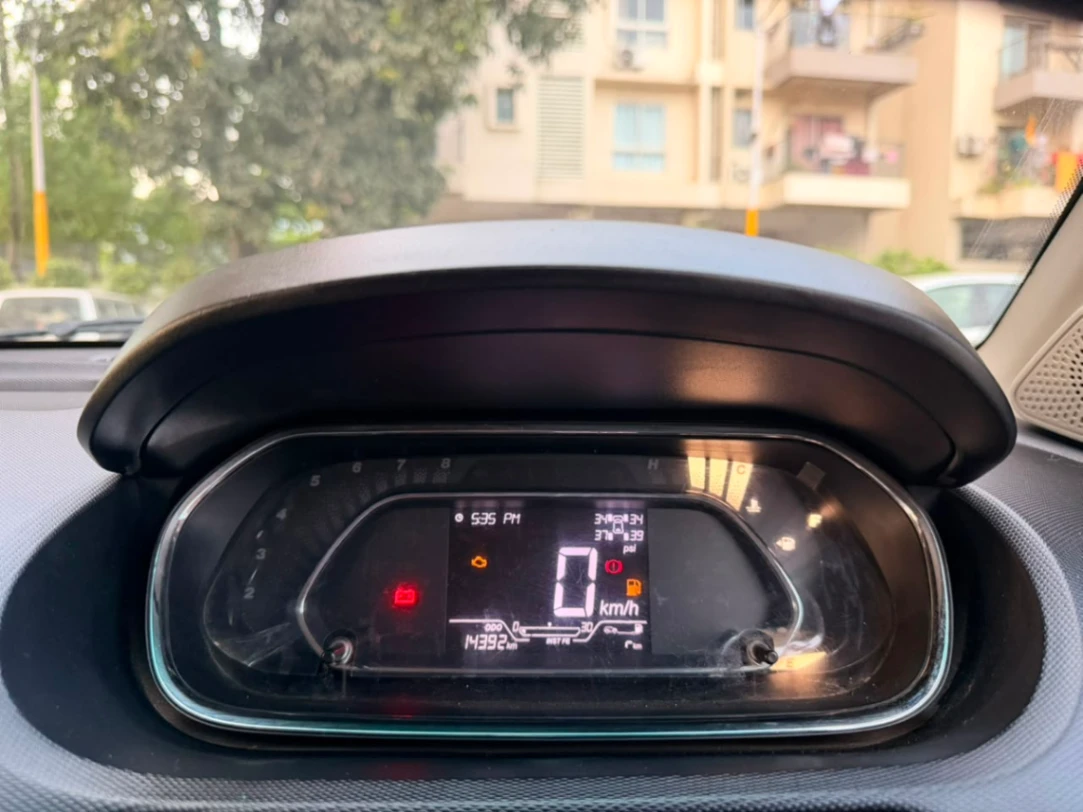 Tata Tiago - Thumbnail 3
