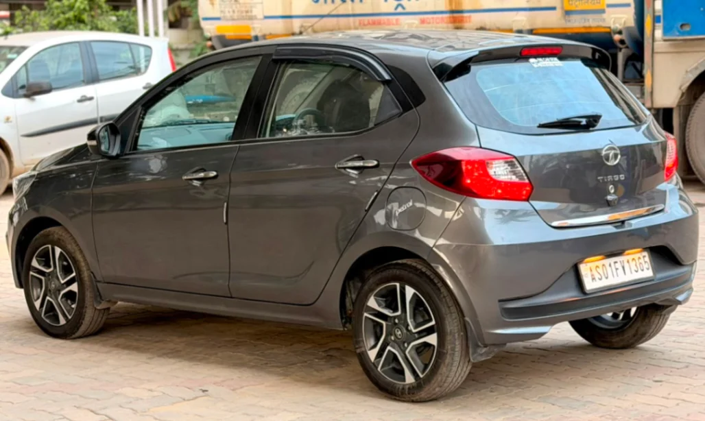Tata Tiago - Thumbnail 11