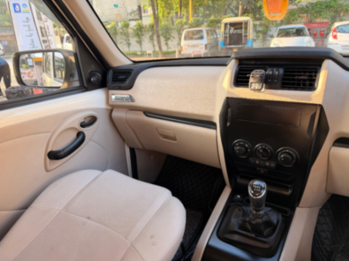 Mahindra Scorpio - Thumbnail 7