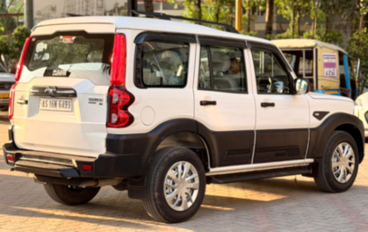 Mahindra Scorpio - Thumbnail 9