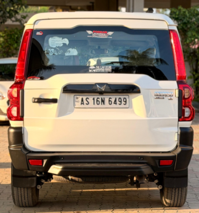 Mahindra Scorpio - Thumbnail 11