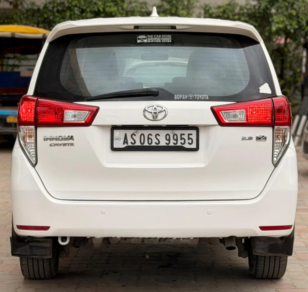 Toyota Innova Crysta - Thumbnail 12