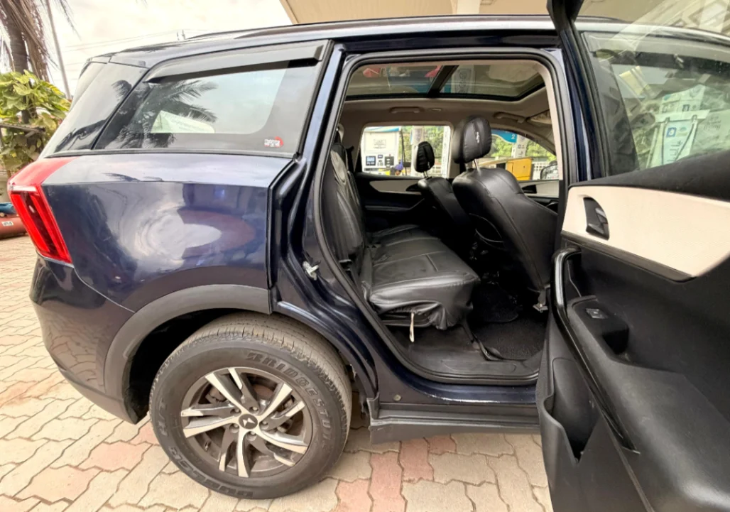 Mahindra XUV 700 - Thumbnail 9