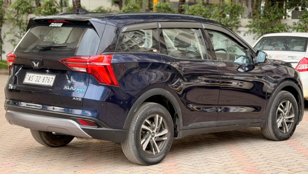 Mahindra XUV 700 - Thumbnail 11