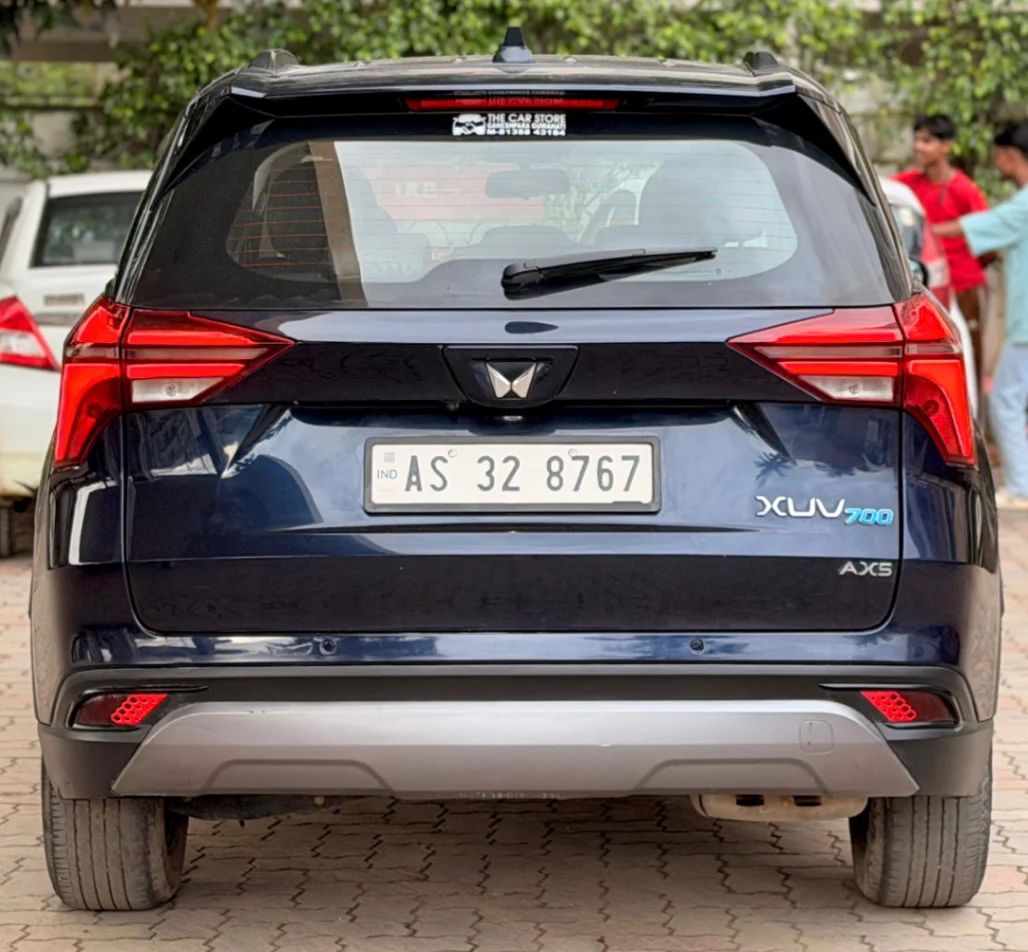 Mahindra XUV 700 - Thumbnail 12