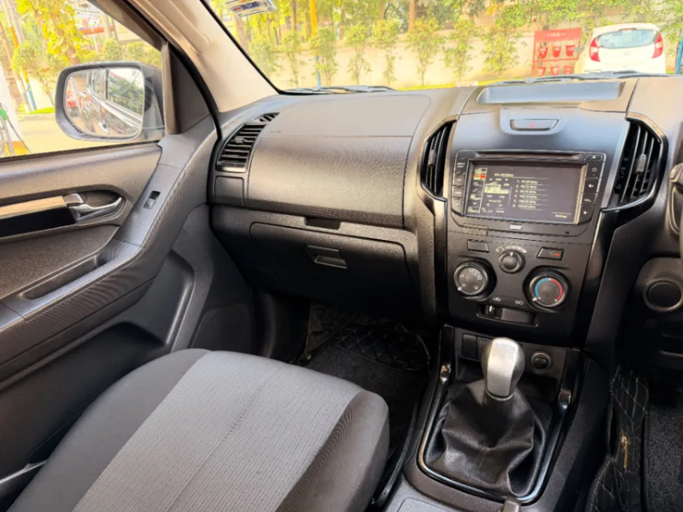 Isuzu S-CAB - Thumbnail 8
