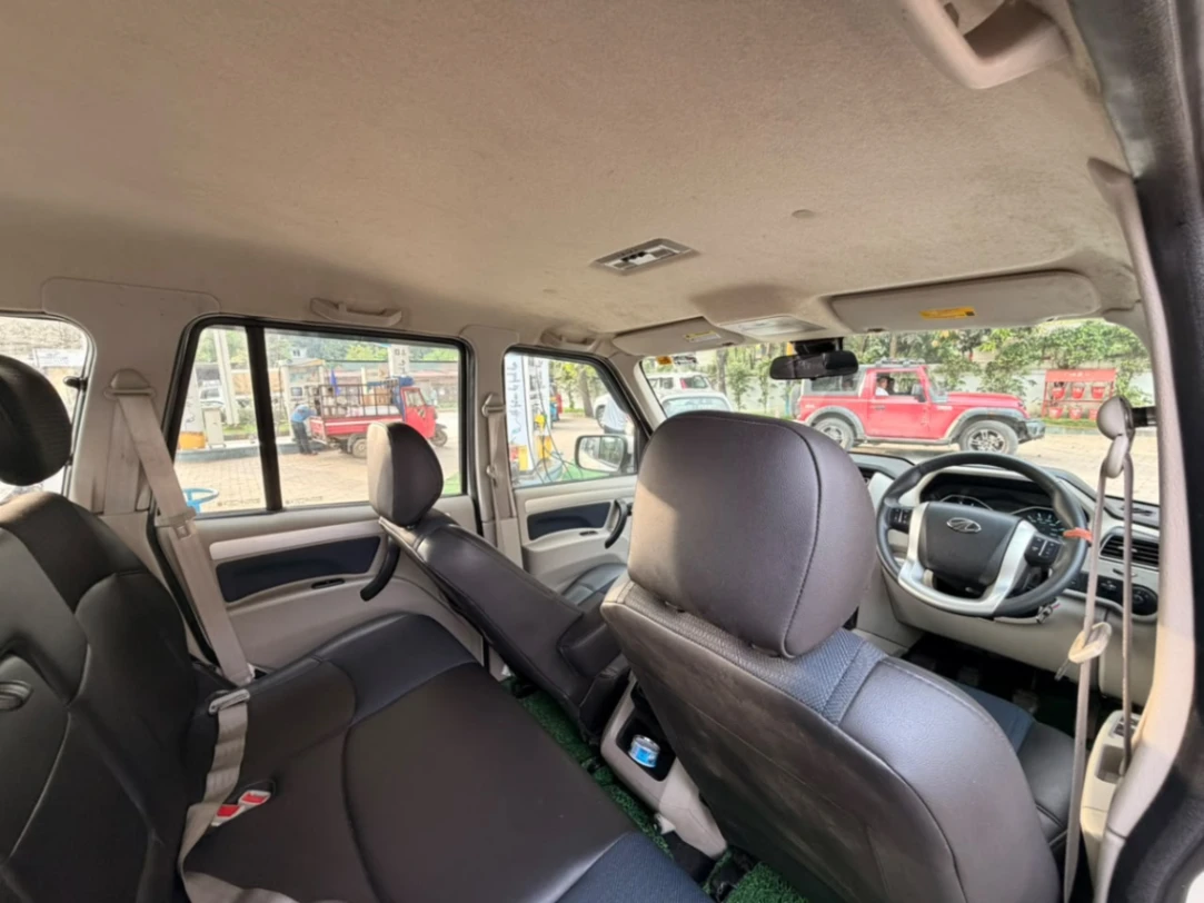 Mahindra SCORPIO - Thumbnail 4
