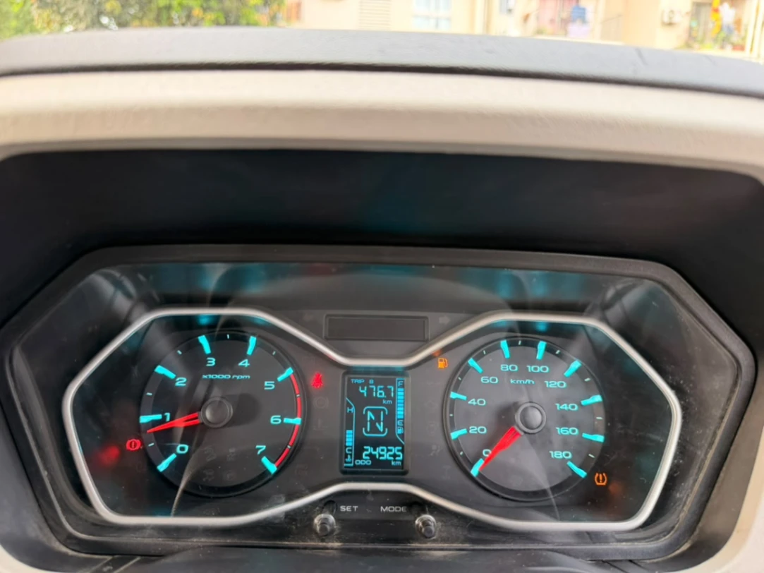 Mahindra SCORPIO - Thumbnail 8