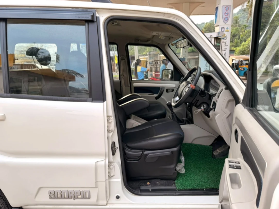 Mahindra SCORPIO - Thumbnail 9