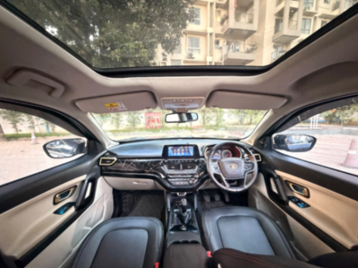 Tata Safari - Thumbnail 4