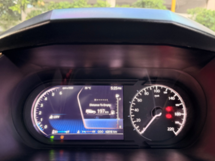 Tata Safari - Thumbnail 6