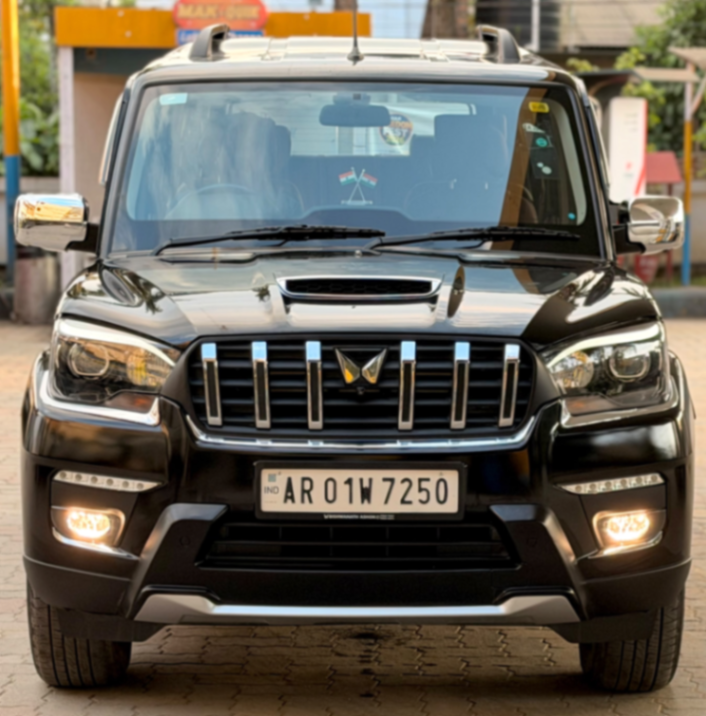 Mahindra Scorpio S11
