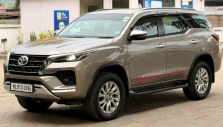 Toyota Fortuner - Thumbnail 2