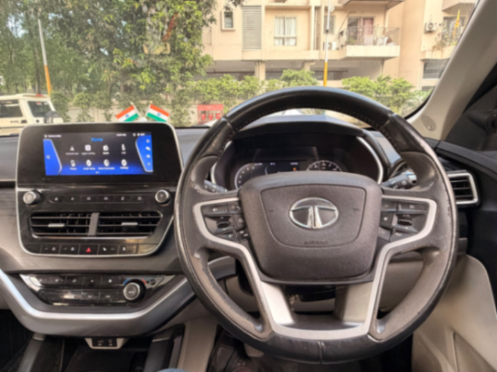 Tata Safari - Thumbnail 6