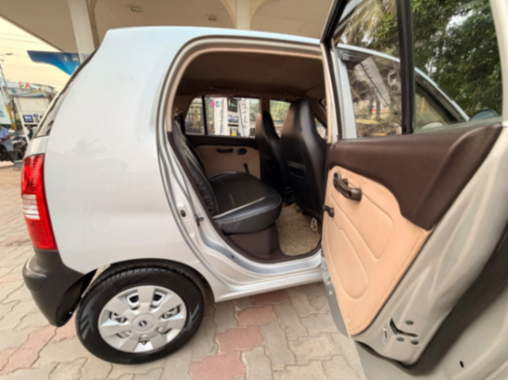 Hyundai Santro - Thumbnail 4