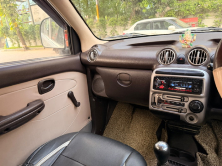 Hyundai Santro - Thumbnail 8