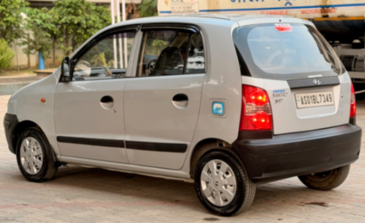 Hyundai Santro - Thumbnail 11