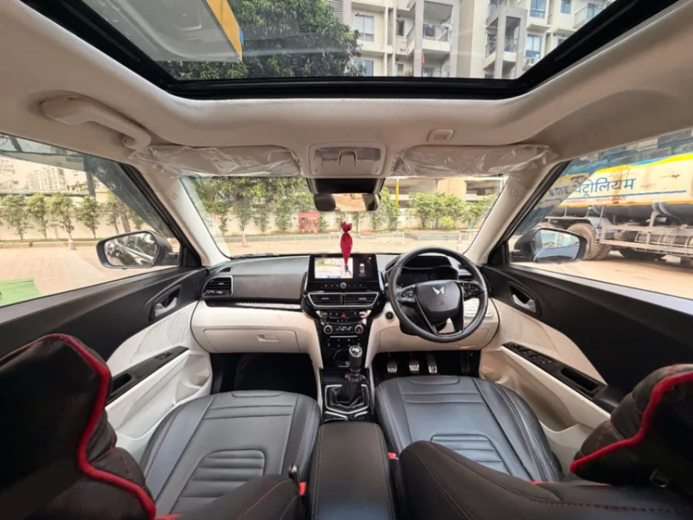 Mahindra Xuv 3XO - Thumbnail 5