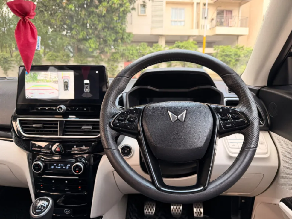 Mahindra Xuv 3XO - Thumbnail 7