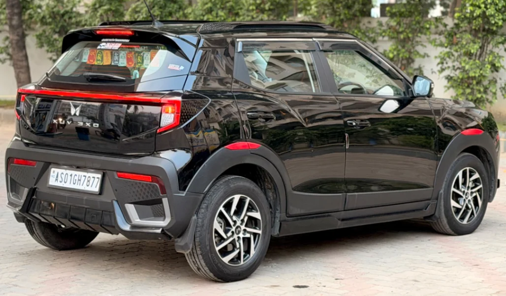 Mahindra Xuv 3XO - Thumbnail 10