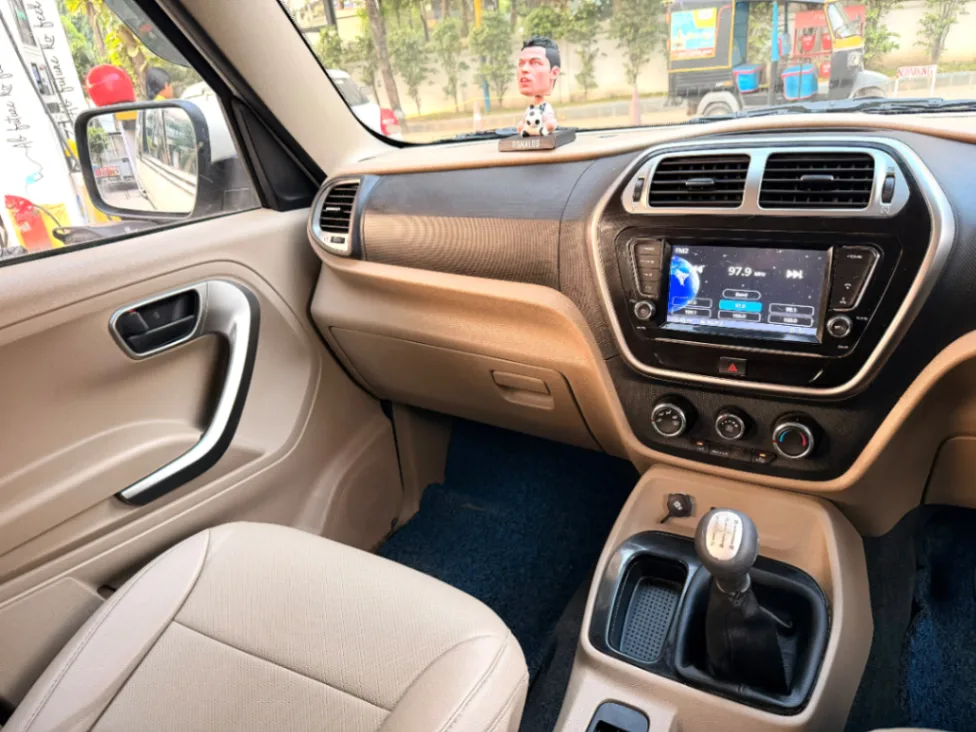 Mahindra Bolero - Thumbnail 7
