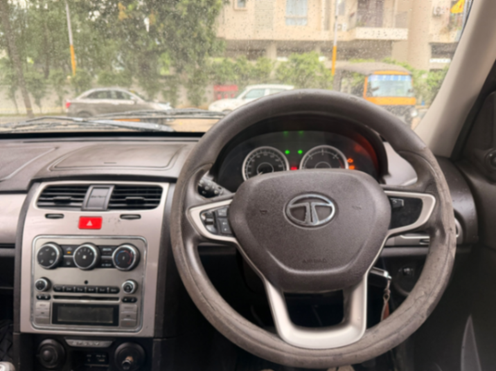 Tata Safari - Thumbnail 6