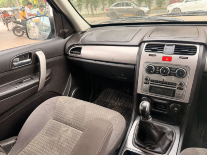 Tata Safari - Thumbnail 8