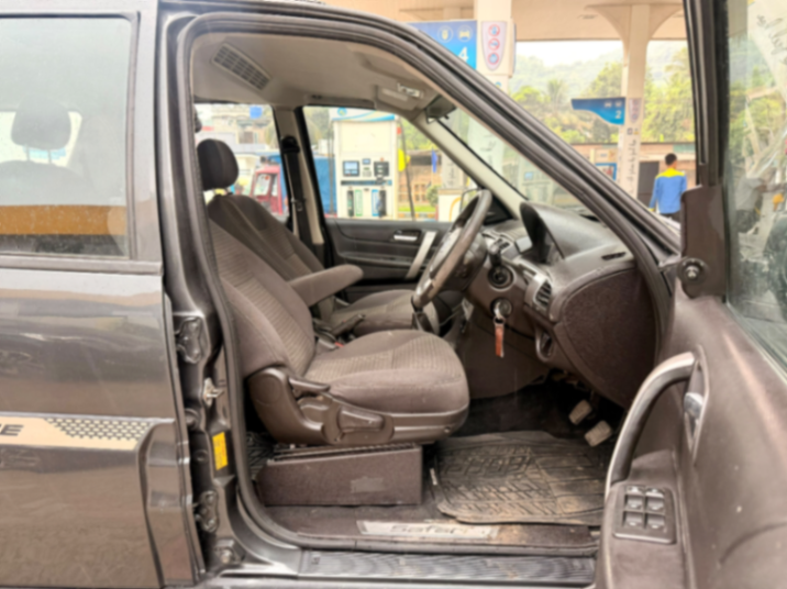 Tata Safari - Thumbnail 9