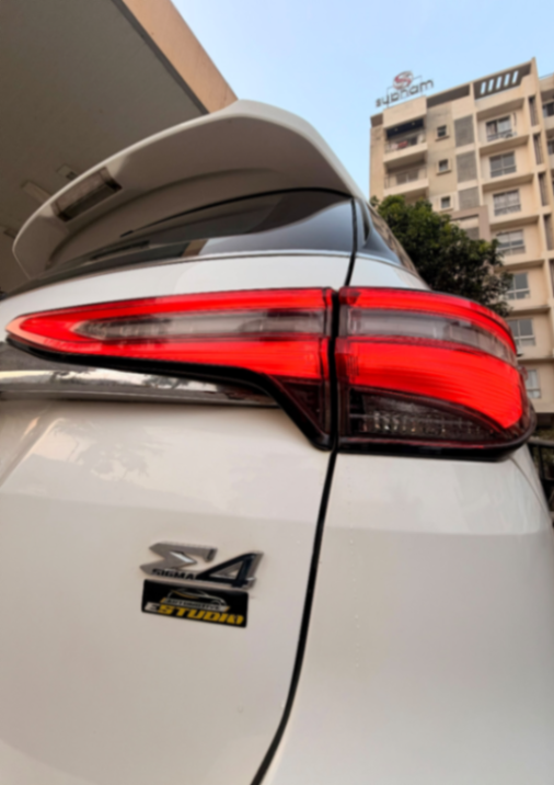 Toyota Fortuner - Thumbnail 9