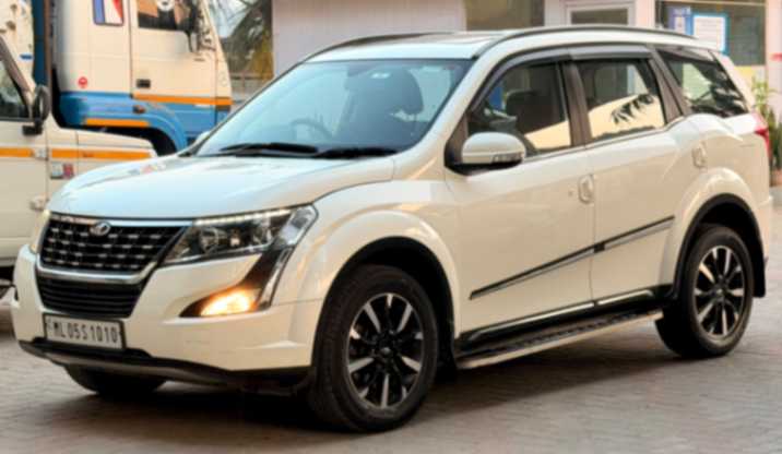 Mahindra XUV 500 - Thumbnail 2