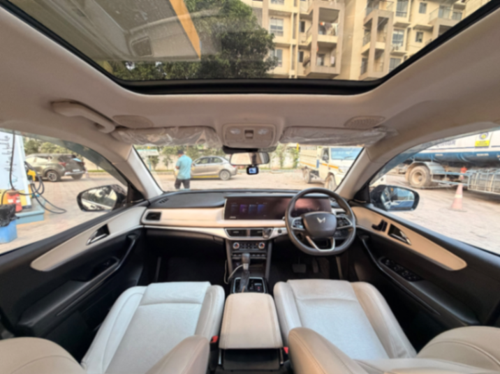 Mahindra Xuv 700 - Thumbnail 5