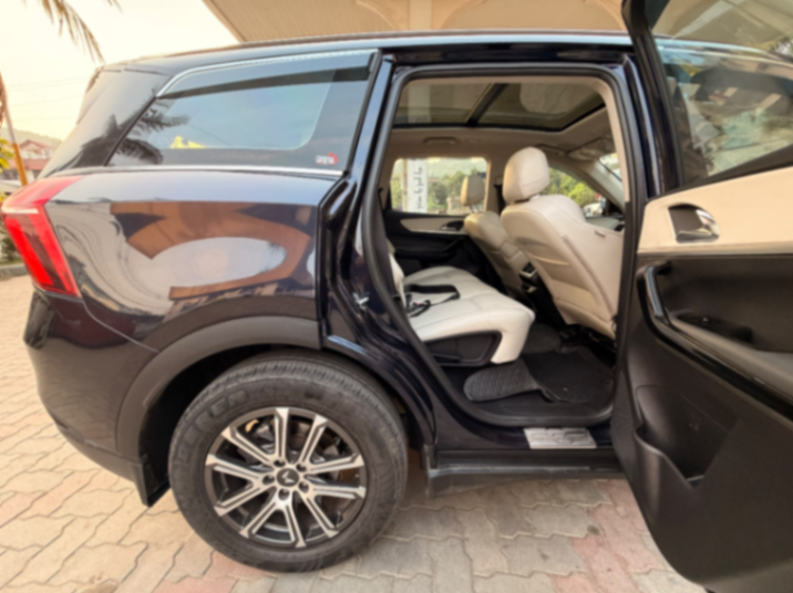 Mahindra Xuv 700 - Thumbnail 8